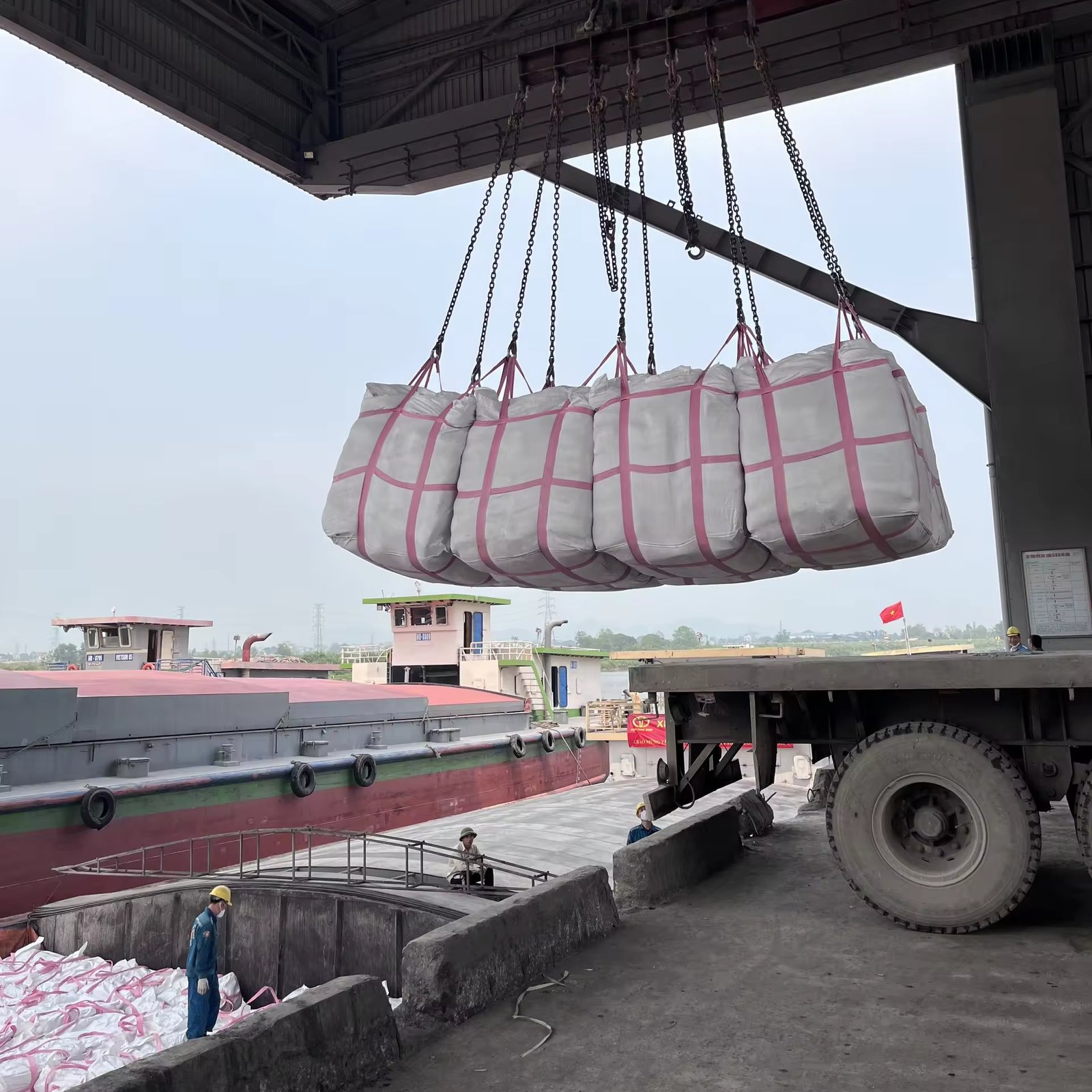 Vietnam Best Supplier Grey White Cement Type CEM II 52.5N Rapid Hardening Portland Cement for Construction